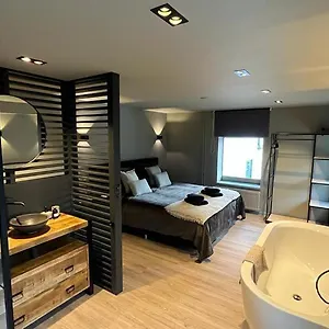 Vakantiewoning In Het Heuvelland Nabij Valkenburg. Vakantiehuis